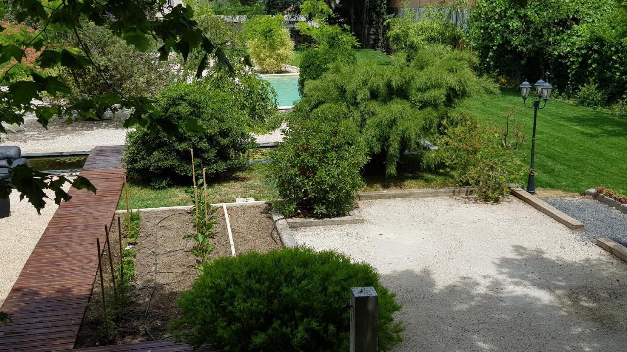 Maison D' Alys Entre Luberon Et Alpilles Cabannes Buitenkant foto
